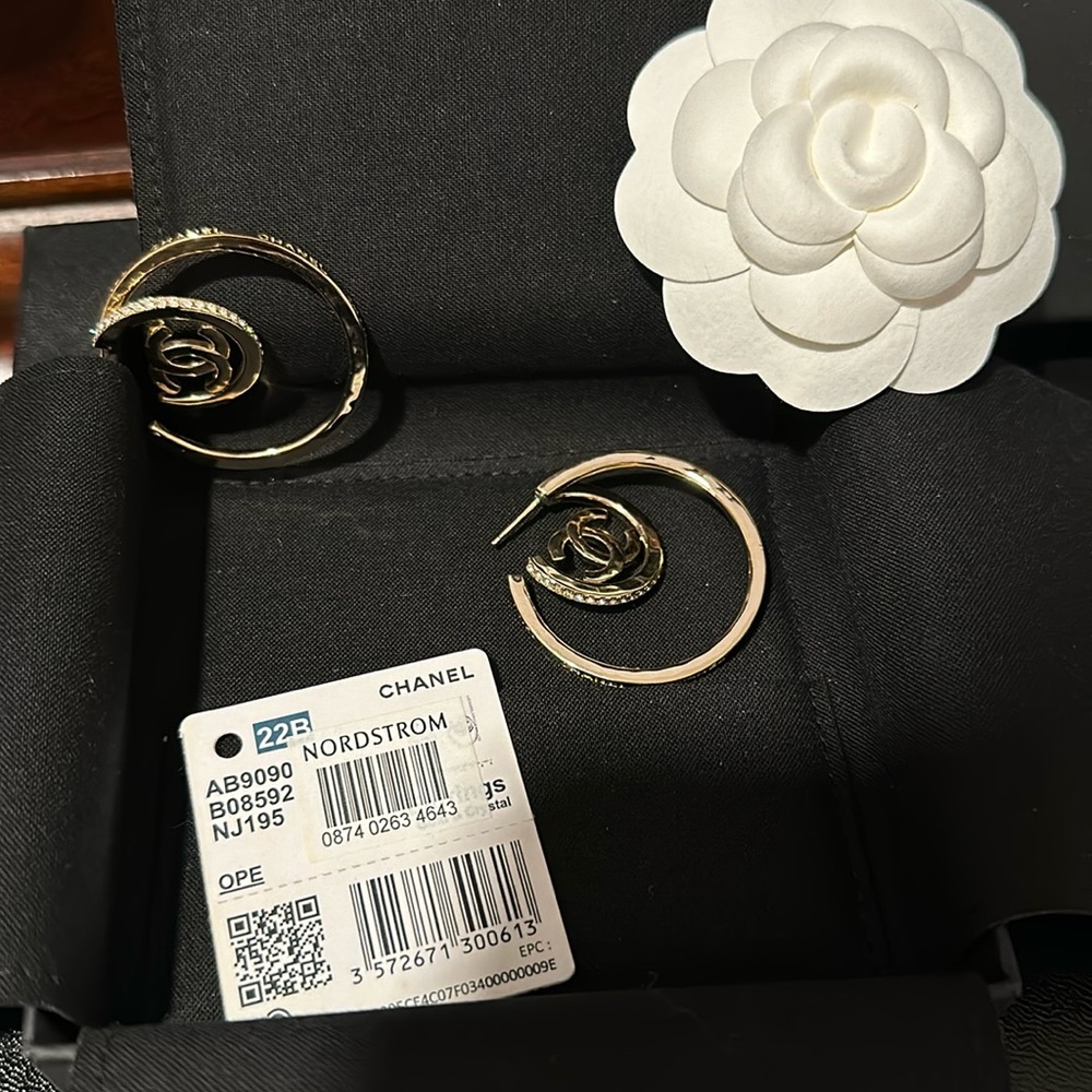 Chanel Hoops 🤩